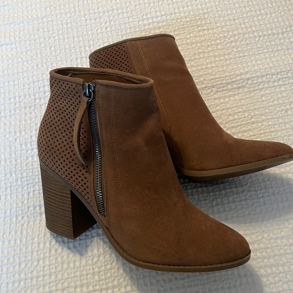 Universal Thread Booties